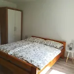Pod Zamkom Апартаменты Кремница